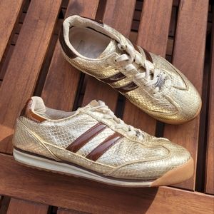 Vintage Michael Kors Leather Upper Gold Snake print speakers size 7M